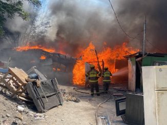 Incendio consume tejabanes en Escobedo
